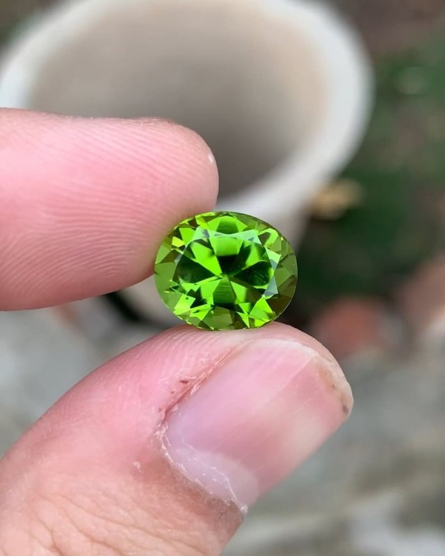 Peridot (Olivine Green)
