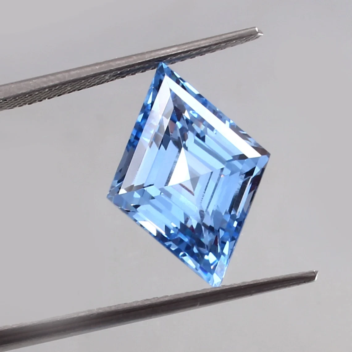 Spinel (Vietnam Blue)